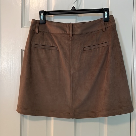 Marine Layer Ultra Brushed Suede style fabric pocketed skirt.Excellent Condition - Picture 2 of 3